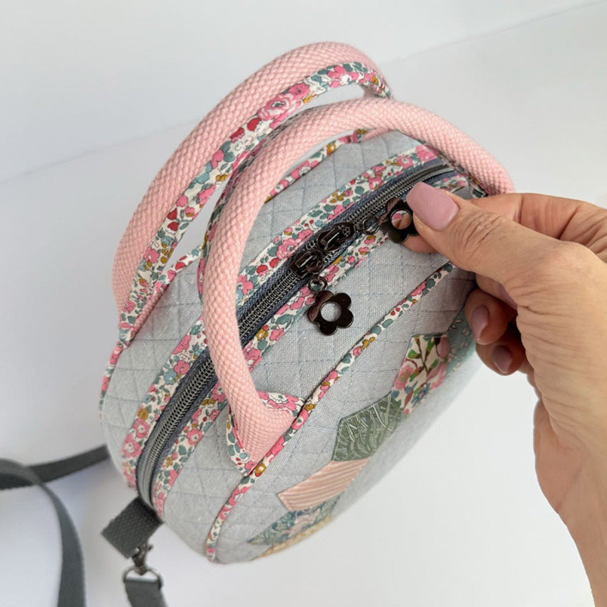 Carry Round Bag Pattern - QuiltingJoyPDX