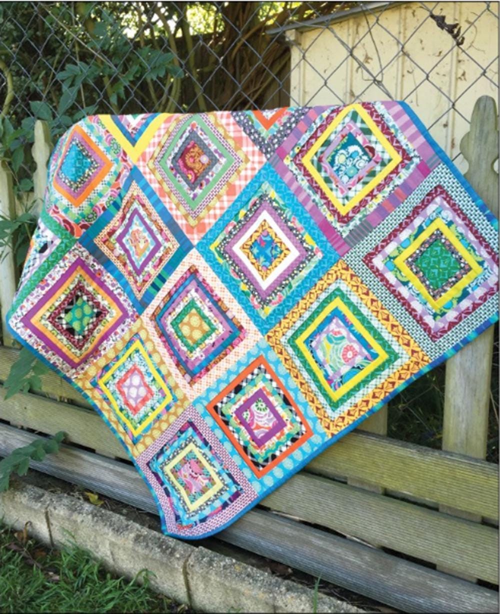Pleated Log Cabin Quilt Pattern from Lynne Wilson Designs - fabric not included