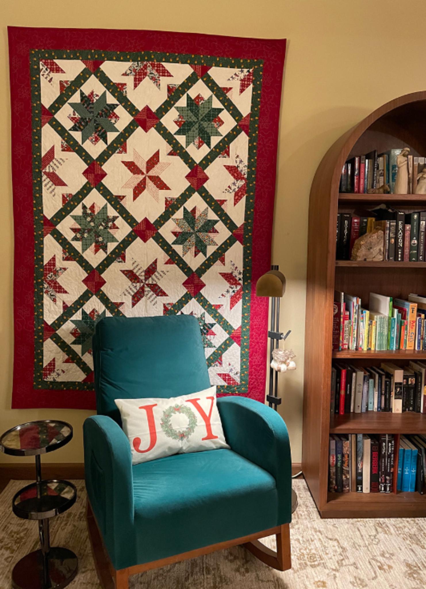 Gift Quilt Pattern by Daniela Stout for Cozy Quilt Designs - includes 5 sizes