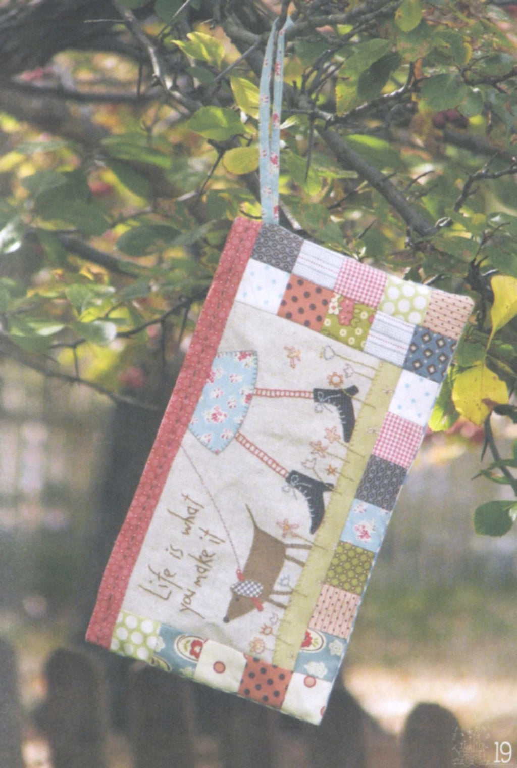 The Simple Life by Anni Downs for Hatched and Patched.  Includes Quilt, bag, pencil case and more projects.