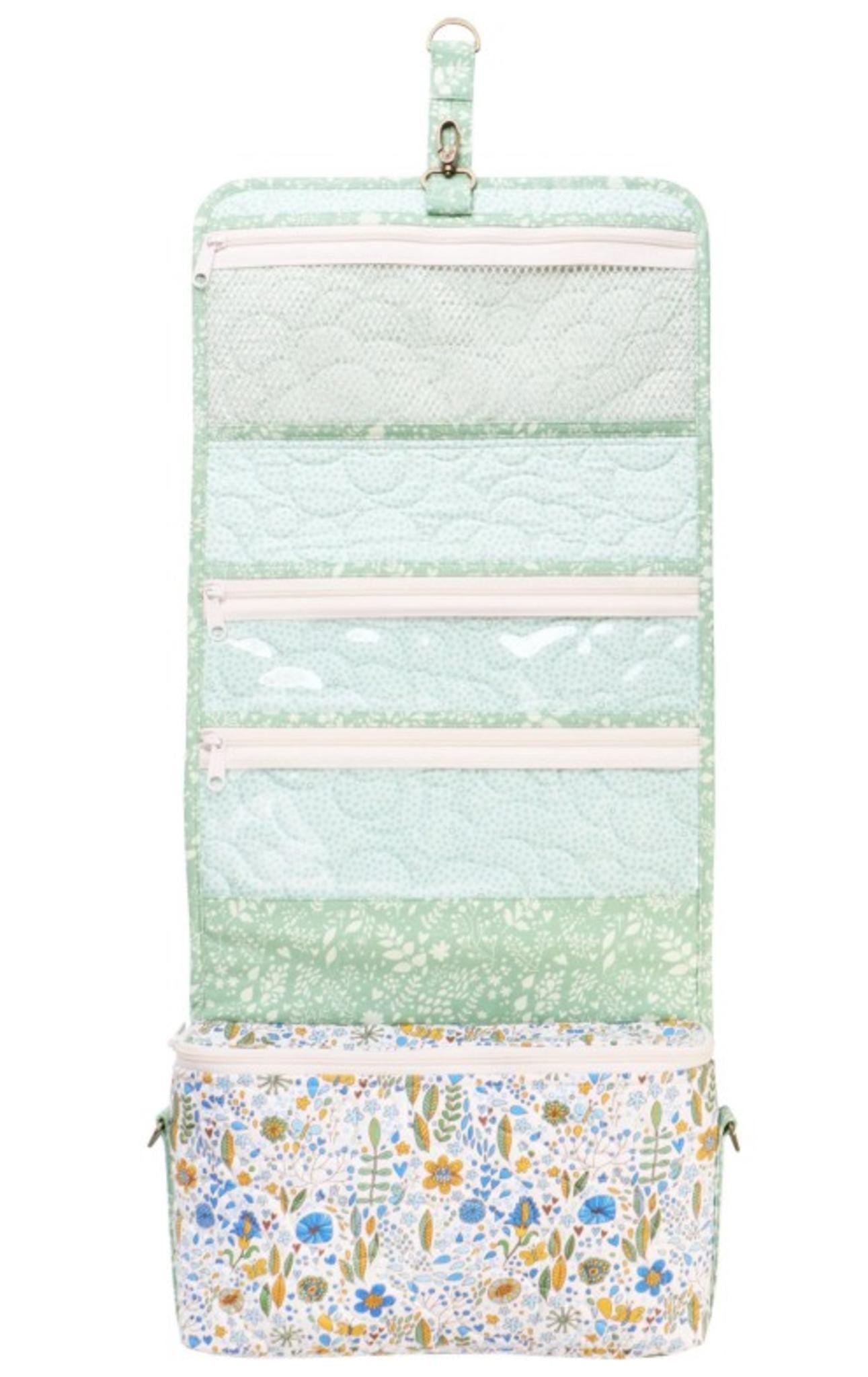 Travel Essentials Organizer Pattern: Fold-Up Design & Hot Tools Sleeve