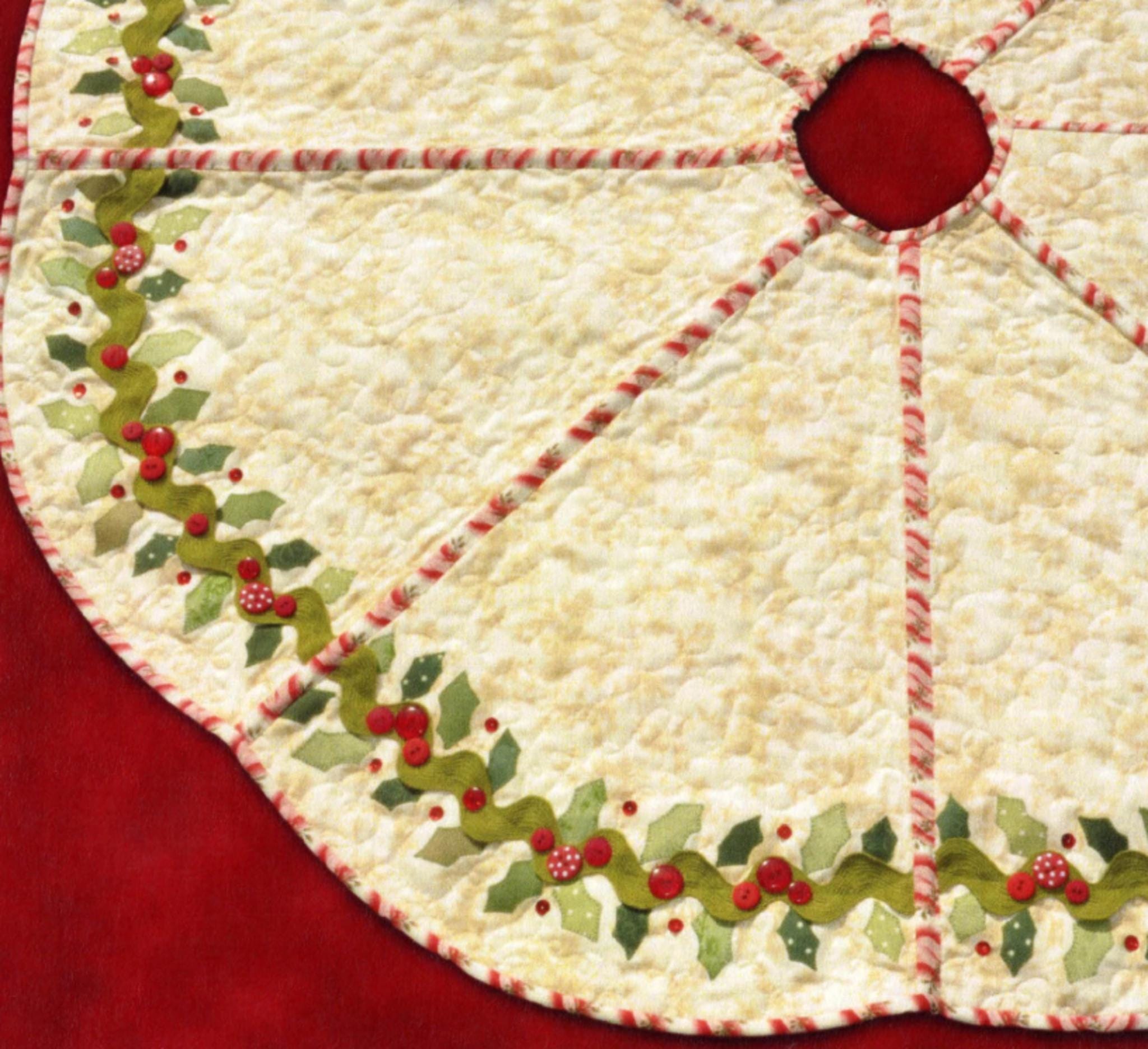 Holly & Berries Tree Skirt Pattern by Jennifer Bosworth