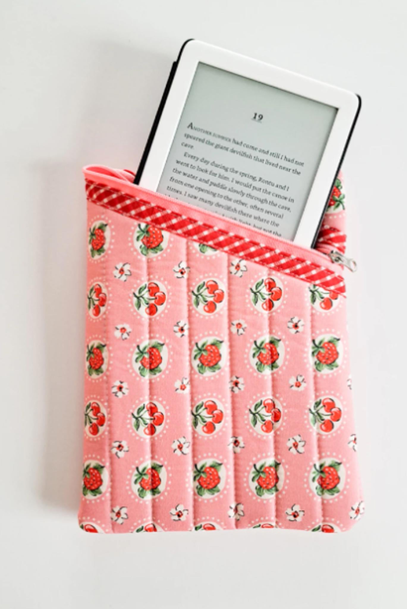 Hemingway Pouch in 4 sizes by Kristina Brinkerhoff from Center Street Quilts