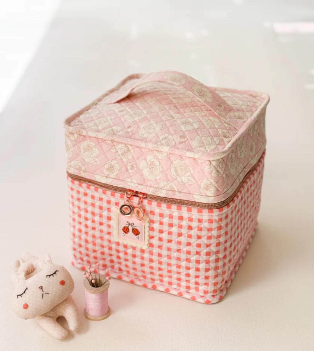 Cutie Cube Bag Pattern by Minki Kim