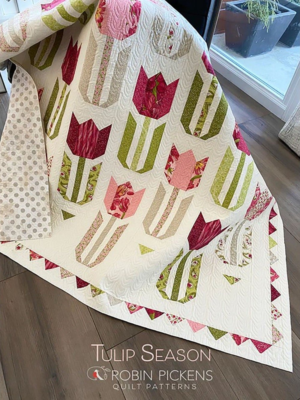 Tulip Season quilt pattern by Robin Pickens, Layer Cake and Fat Quarter Friendly - QuiltingJoyPDX
